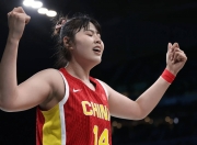 乐动体育平台-包含19分12篮板！李月汝取得WNBA生涯首次两双的词条