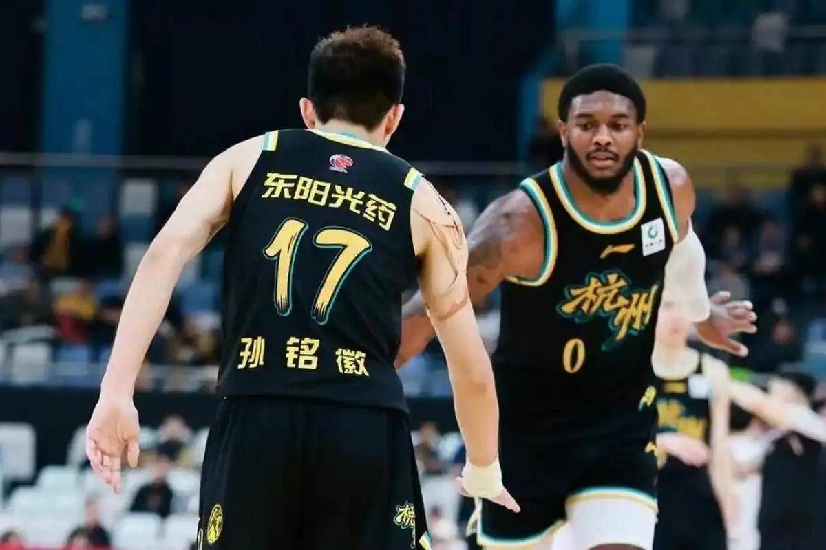 东北老牌球队迎来强援！2国脚+1外援加盟，百场旧将回归，全力保级的简单介绍