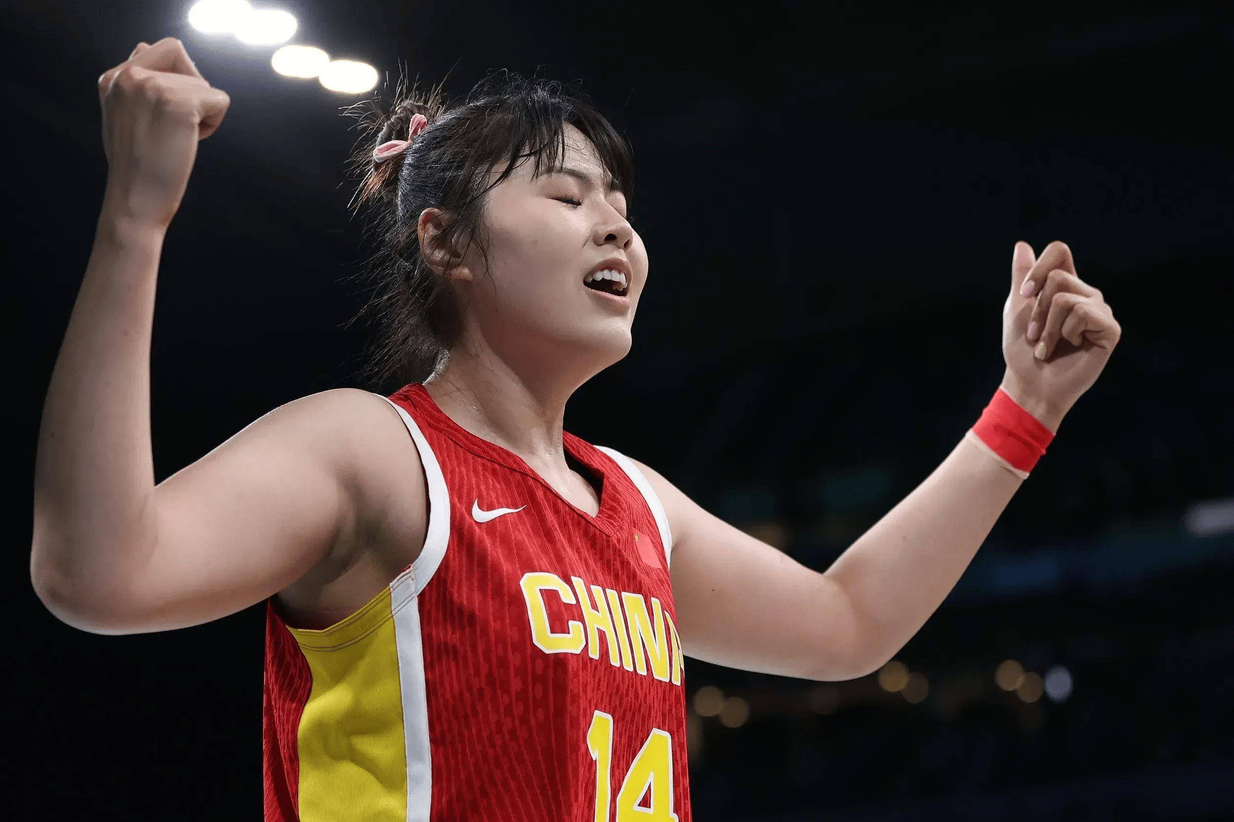 包含19分12篮板！李月汝取得WNBA生涯首次两双的词条