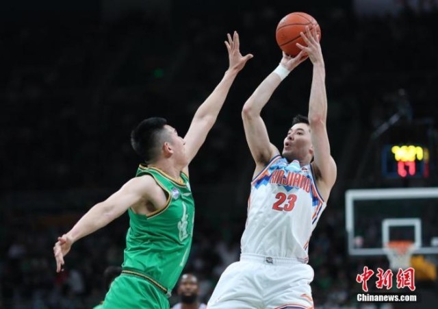 辽宁男篮霸气登顶，实现连胜神话